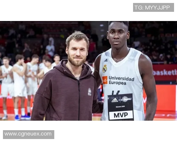 嚄唶宿将,皇家社会副队长埃卢斯通多完结个人队史300场 嚄唶宿将,皇家社会副队长埃卢斯通多完结个人队史300场